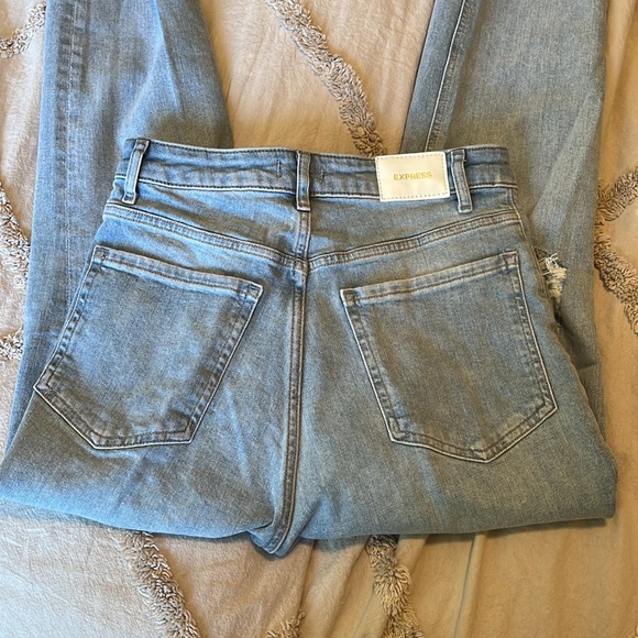 Express Curvy Mom Jeans - Picture 6 of 7